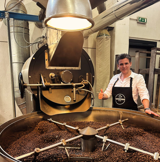 Kaffeepreise bleiben Thema: Kaffeestudio.at setzt auf handwerkliche Holzfeuerröstung statt Massenware - Kaffeestudio Shop
